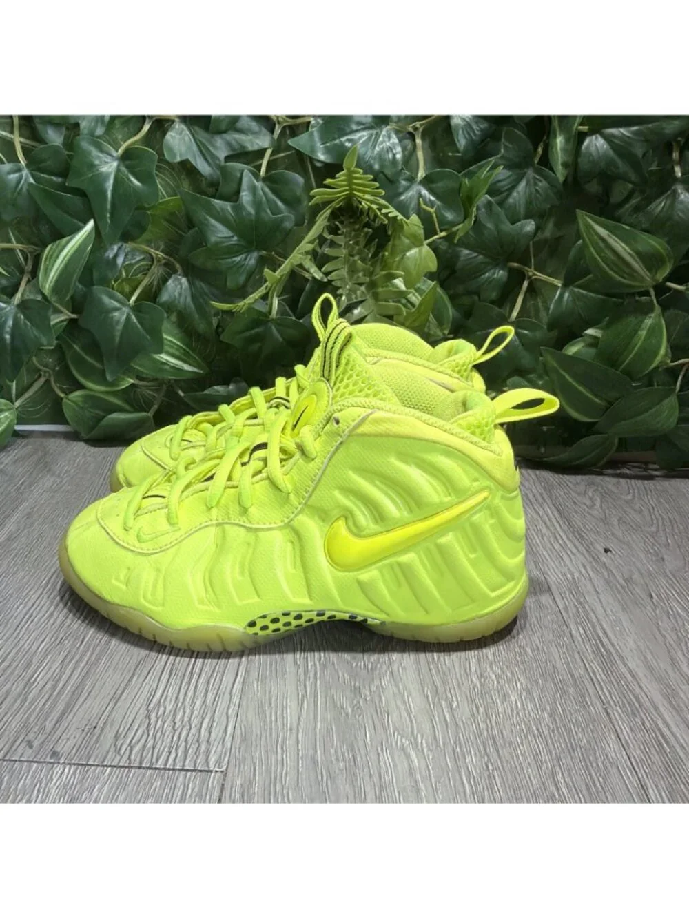 Nike Boys' Yellow High Top Sneakers US 1Y 843755-702